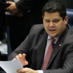 Bolsonaro convoca reunião virtual com governadores e Alcolumbre fala em reunião “histórica”