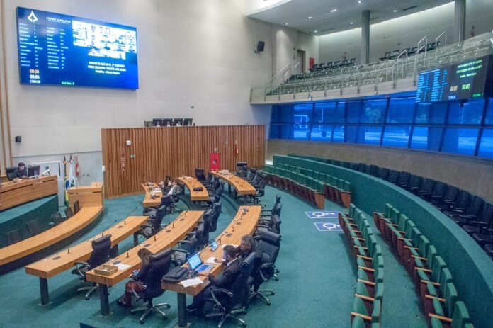 CLDF MOVIMENTADA CPI DA PANDEMIA