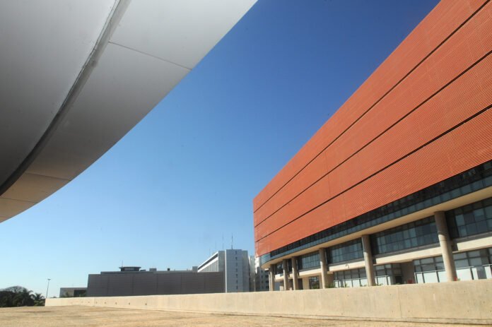 A aprovação do desempenho da CLDF subiu de 8%, em 2015, para 26%, enquanto a avaliação negativa caiu de 57% para 22%, em 2020