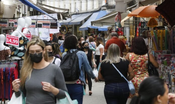 movimento_de_vendas_de_brinquedos_para_o_dia_das_criancas_comercio_varejista_nas_ruas_do_polo_saara_centro_do_rio_de_janeiro_ffraz_abr_100720210104 (1)