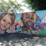 Grafite transforma muros de escolas do GDF em telas a céu aberto