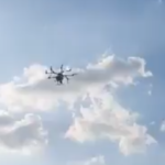 Vídeo: drone joga fezes em evento com Lula em MG