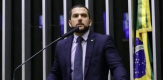 Deputado Carlos Jordy, do PL-RJ, Sofre Busca e Apreensão na Operação Lesa Pátria