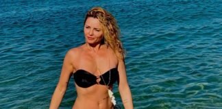 Aos 52 anos Rita Guedes posta foto de biquini e deixa todo mundo babando
