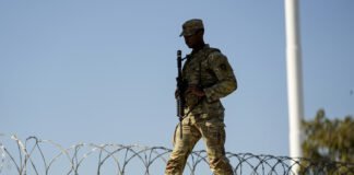 Governador do Texas desafia Biden e mobiliza tropas próprias nas fronteiras