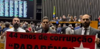 No aniversário do PT, oposição parabeniza: “44 anos de corrupção”
