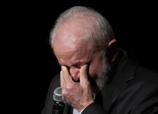 Pesquisa Ipec: satisfação com Lula despenca para 33%