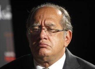 Gilmar Mendes vota para ampliar aplicação do foro privilegiado