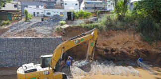 Vila Cauhy: Córrego Riacho Fundo recebe muros de gabiões nas margens