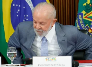 Lula veta Lei aprovada pelo Congresso e mantém saidinhas para presos “verem a família”