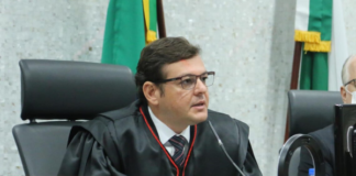 CLDF concede o título de Cidadão Honorário de Brasília ao desembargador Renato Guanabara Leal, nesta quinta (9)