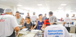Restaurantes comunitários vão oferecer três refeições diárias para população em situação de rua