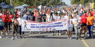 Caminhada no Eixão do Lazer incentiva a doação de leite materno