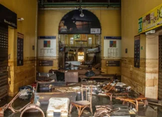 Águas baixam em Porto Alegre e expõem danos: veja as imagens