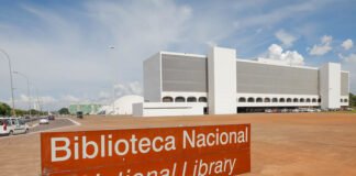 Biblioteca Nacional de Brasília oferece oficinas gratuitas de redação para idosos