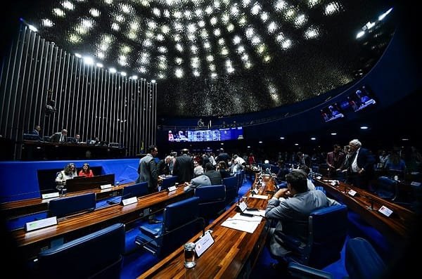 Senado vota uniformização da taxa de juros em contratos na terça