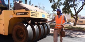 Trecho da Avenida Hélio Prates recebe novo pavimento asfáltico