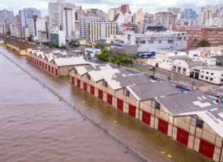 Porto Alegre entra em alerta total de inundação