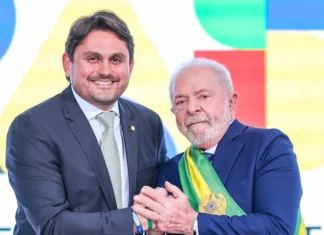 Ministro das comunicações de Lula é indiciado por corrupção