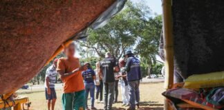Operação de acolhimento às pessoas em situação de rua atua na Vila Planalto e Plano Piloto