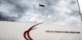 Farol amarelo para a politização da OAB no DF