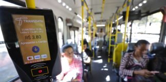 Dinheiro em espécie deixa de ser opção de pagamento em 52 linhas de ônibus