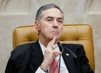 Barroso Ordena que Tarcísio Siga Diretrizes Federais para Uso de Câmeras Corporais