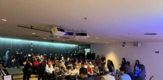 Em audiência pública, população se mostra favorável à concessão de terreno à Fundação Athos Bulcão