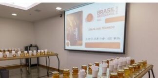 CNA realiza júri técnico para escolher os melhores méis