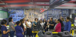 Capacitação gratuita sobre mecânica eleva confiança e independência das mulheres