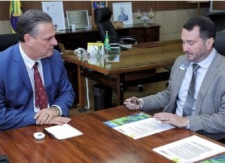 Ministro Fávaro discute propostas para desburocratização das exportações