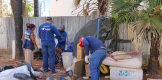 Ação coordenada do GDF acolhe nove pessoas em situação de rua no Plano Piloto