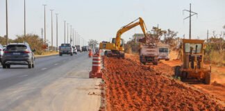 Equipes iniciam pavimentação de primeiro trecho da terceira faixa na BR-020