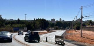 Duplicação da via Guará-Núcleo Bandeirante recebe pavimentação