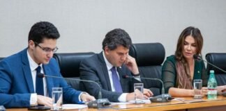 Proposta aprovada na CEOF garante folga a servidor em dia de sua vacinação ou de dependente
