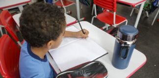 Aulas são mantidas nas escolas públicas