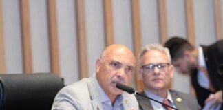 Homenagem a policiais de custódia mostra união da categoria em luta pela paridade salarial