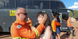 Bombeiros que combateram incêndios no Amazonas retornam a Brasília