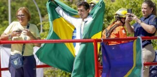 Carreata em Sobradinho marca festa de retorno de Caio Bonfim, medalhista de prata em Paris