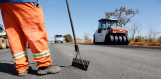 Mais de 8 quilômetros da DF-220, em Brazlândia, já foram pavimentados