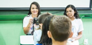 Estudantes de escola de Samambaia passam por triagem oftalmológica