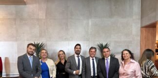 Procuradores do DF celebram Dia do Advogado com almoço