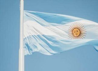 Argentina coloca navio de grãos que saiu do Brasil em quarentena por suspeita de mpox