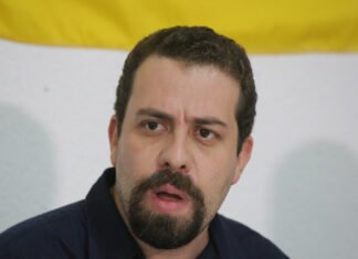 Boulos pagou R$ 450mil a empresa que cantou Hino Nacional em “linguagem neutra”