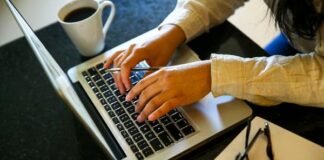 Comissão aprova projeto para prevenir “síndrome de burnout” entre servidores públicos