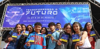Feira de programação amplia acesso à tecnologia para alunos de regiões periféricas