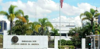 Embaixada dos EUA monitora embate entre Moraes e Musk,