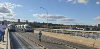 Prova de carga garante a segurança viária na Ponte Honestino Guimarães