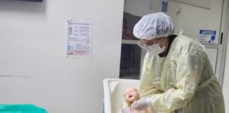 Profissionais do HRSM se capacitam sobre higiene corporal do recém-nascido