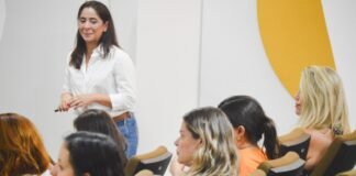 Palestra para servidoras do GDF fala sobre amamentação e desenvolvimento infantil